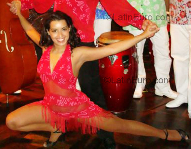 Date this good-looking Brazil girl Maria from Rio De Janeiro BR4017