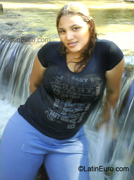 Date this foxy Colombia girl Yady Vanessa from Barranquilla CO5574