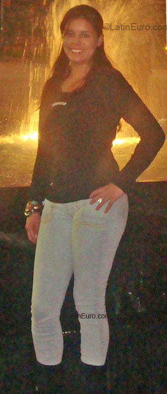 Date this hard body Colombia girl Yesica from Bogota CO5581