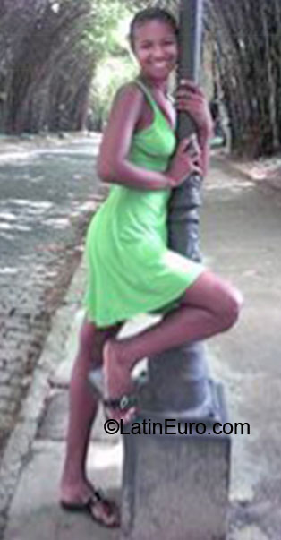 Date this happy Brazil girl Aline from Sao Joao De Meriti BR6071