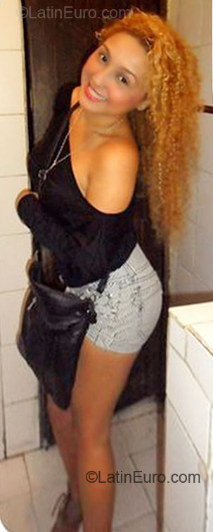 Date this pretty Colombia girl Kathyuska milena from Barranquilla CO5592