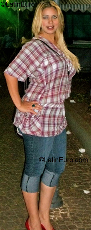 Date this happy Brazil girl Tatiana from Itu BR4060