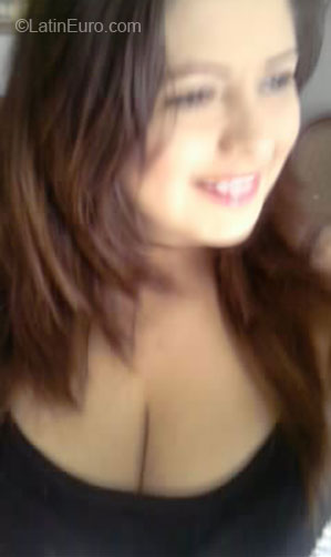 Date this stunning Colombia girl Yerly from Bucaramanga CO5609
