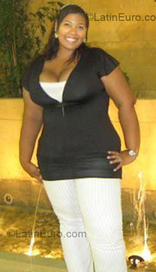 Date this foxy Colombia girl Aillen from Cartagena CO5626