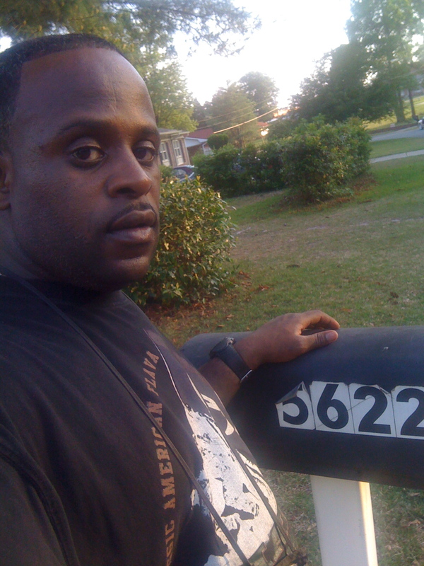 Date this athletic United States man Breon from Vass US8328