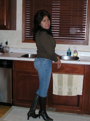 Date this delightful United States girl Cecilia from Phoenix US8346