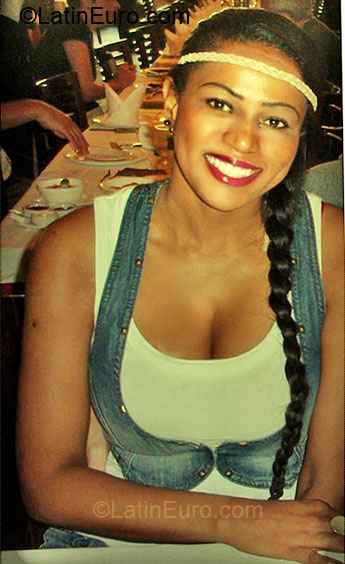 Date this exotic Brazil girl Simone from Rio De Janeiro BR4133