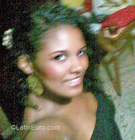 Date this delightful Colombia girl Stefanny from Santa Marta CO5828