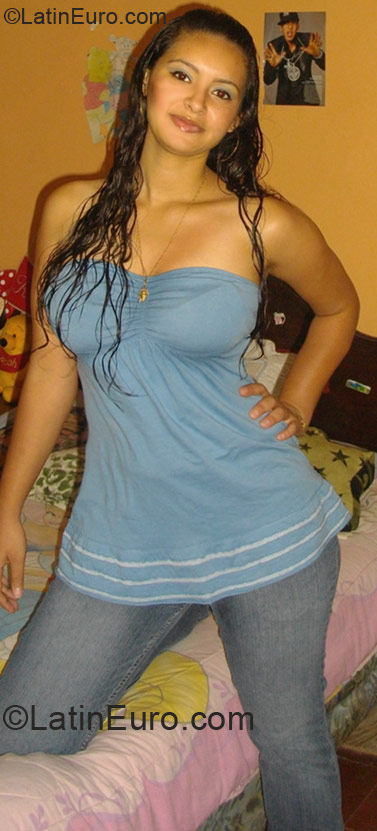Date this sultry Honduras girl Yessica from Tegucigalpa HN262