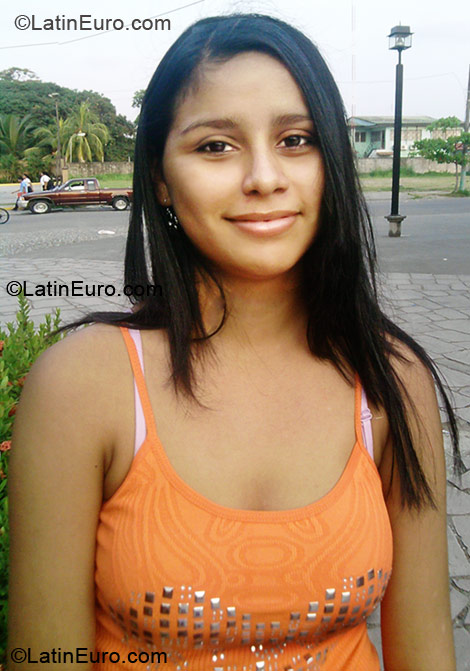 Date this hot Honduras girl Mileni from Puerto Cortes HN264