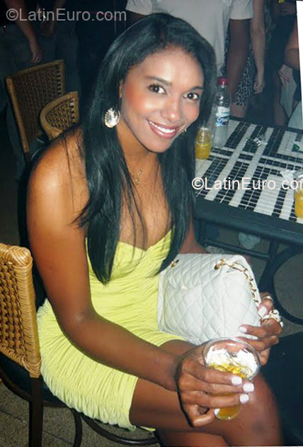 Date this sultry Brazil girl Elisangela from Barretos BR4212