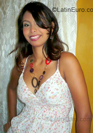 Date this exotic Colombia girl Adriana from Barranquilla CO5750