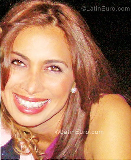 Date this voluptuous Venezuela girl Denise from Maracaibo VE59