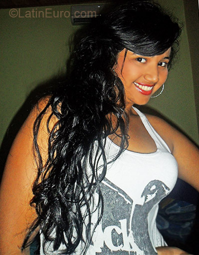 Date this voluptuous Colombia girl Laura from La Dorada CO5791