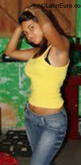 Date this tall Brazil girl Debora from Natal BR4271