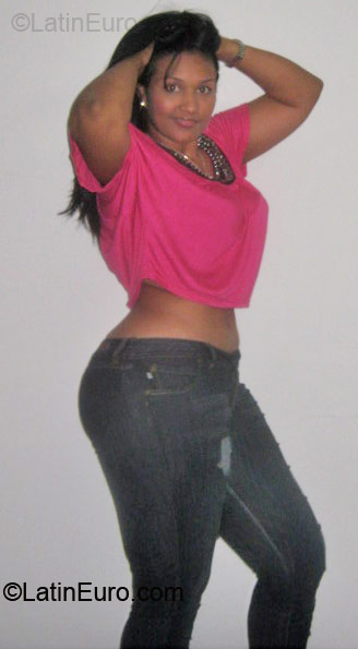 Date this young Colombia girl Henarys from Barranquilla CO5852
