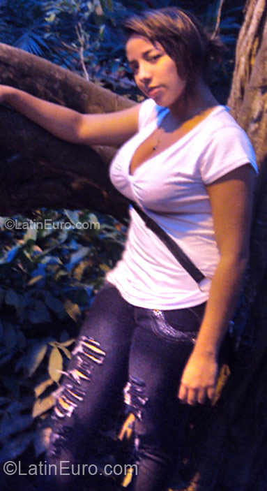 Date this attractive Colombia girl Isabel from Monteria CO5860