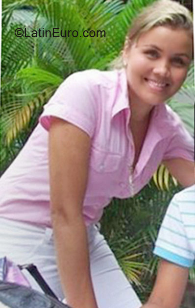 Date this delightful Colombia girl Paulina from Sincelejo CO5944