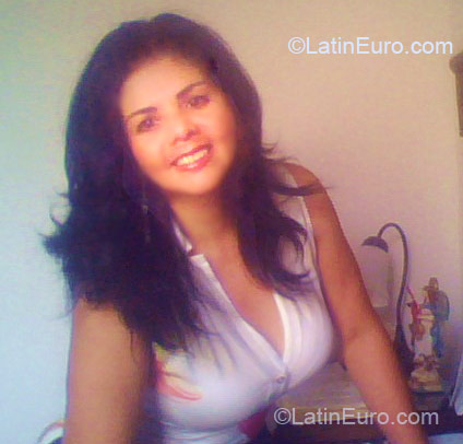 Date this nice looking Colombia girl Martha Lucia from Bucaramanga CO5963