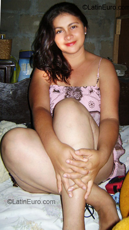 Date this young Peru girl Jahaira from Tarapoto PE410
