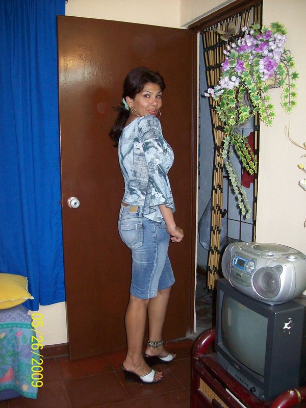 Date this charming Colombia girl Ana milena from Cali CO6045