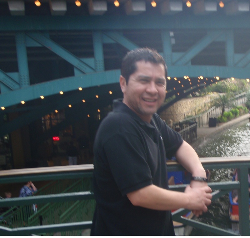 Date this hard body United States man Edgar from Los Angeles US8691