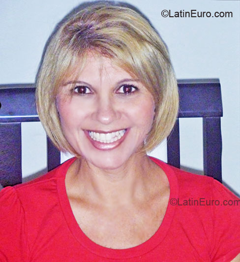 Date this charming Brazil girl Gleyze from Joao Pessao BR4421