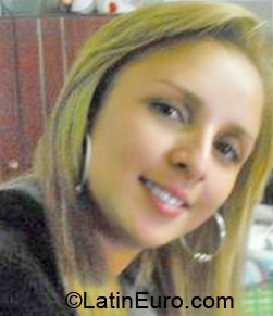 Date this happy Colombia girl Yuly from Pereira CO6136