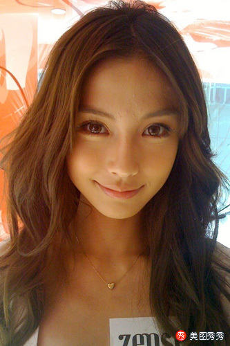 Date this funny China girl Henjia45 from Beijing CN13