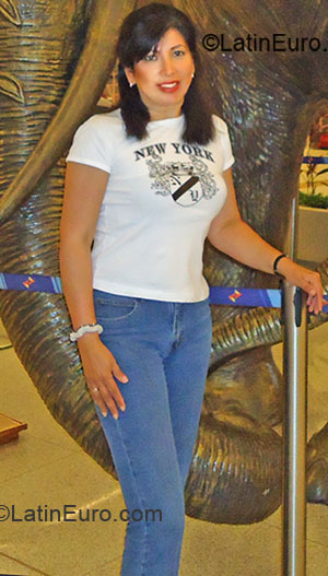 Date this sensual Ecuador girl Mary from Quito EC72