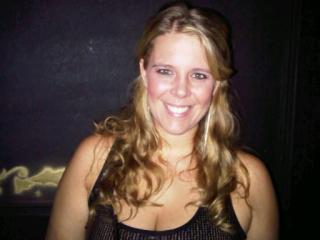 Date this voluptuous Argentina girl Camila from Buenos Aires AR39