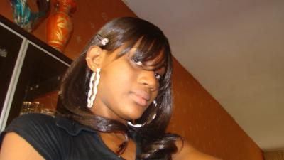 Date this good-looking United States girl Aimee from Irvine US8973