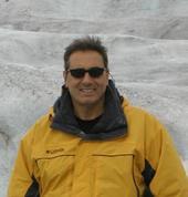 Date this stunning United States man Peter from Beverly Hills US8983