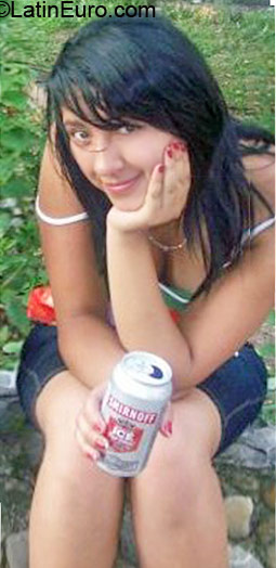 Date this happy Colombia girl Paola from Bogota CO6419