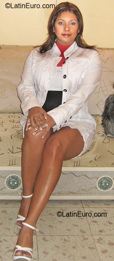 Date this georgeous Mexico girl Sandy from Celaya MX294