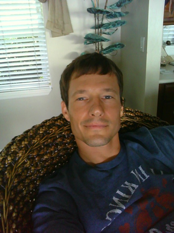 Date this good-looking United States man Andrew from St Petersburg US9070