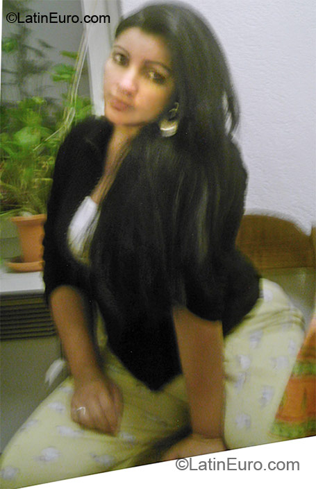 Date this charming Spain girl Claudia from Valencia ES156