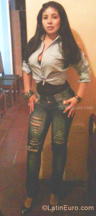 Date this charming Colombia girl Tatiana from Armenia CO6470
