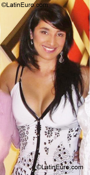 Date this georgeous Colombia girl Ivonne from Bogota CO6492
