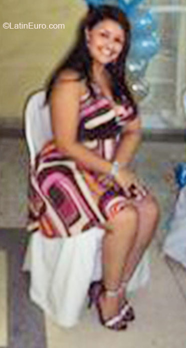Date this sensual Colombia girl Divanis from Barranquilla CO6495
