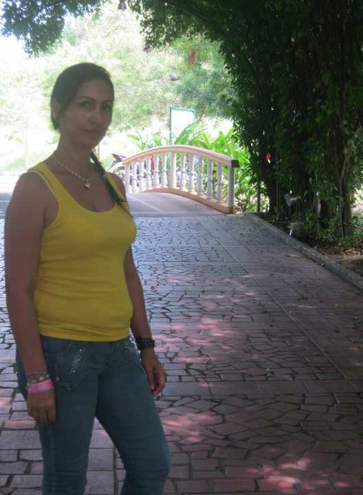 Date this pretty Colombia girl Viviana from Cali CO6513