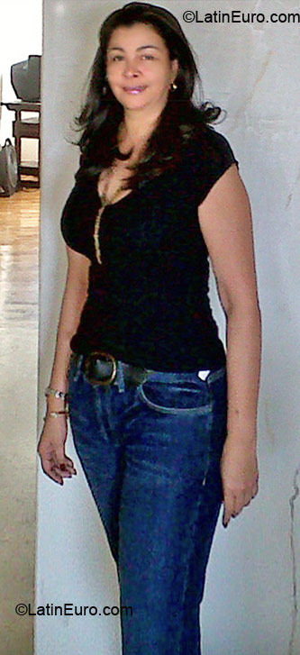 Date this happy Colombia girl Nury from Medellin CO6516