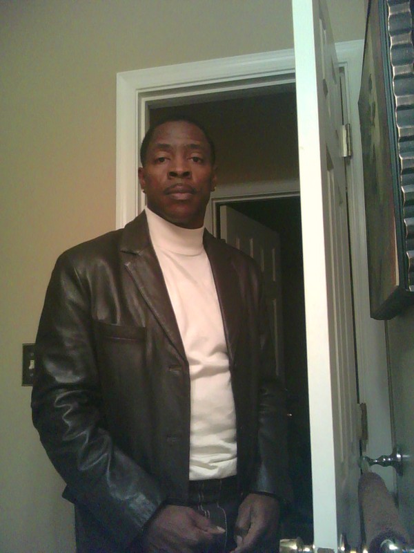 Date this sensual Dominican Republic man Troyb1 from Columbia DO6933