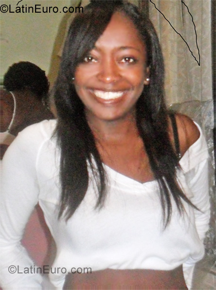 Date this nice looking Colombia girl Derly from Cali CO7579