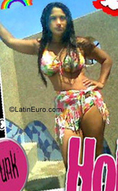Date this nice looking Ecuador girl Yenny from Guayaquil EC81