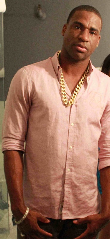 Date this stunning Canada man Junior from Vancouver CA363