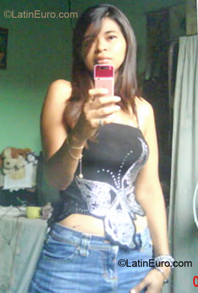 Date this good-looking Honduras girl Elizabeth from San Pedro Sula HN302