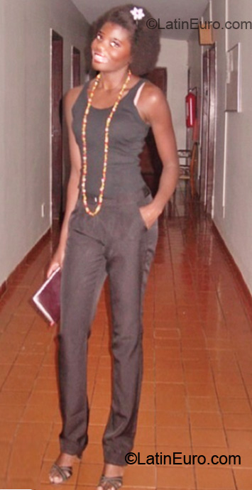 Date this pretty Brazil girl Bilka from Brasilia BR4976