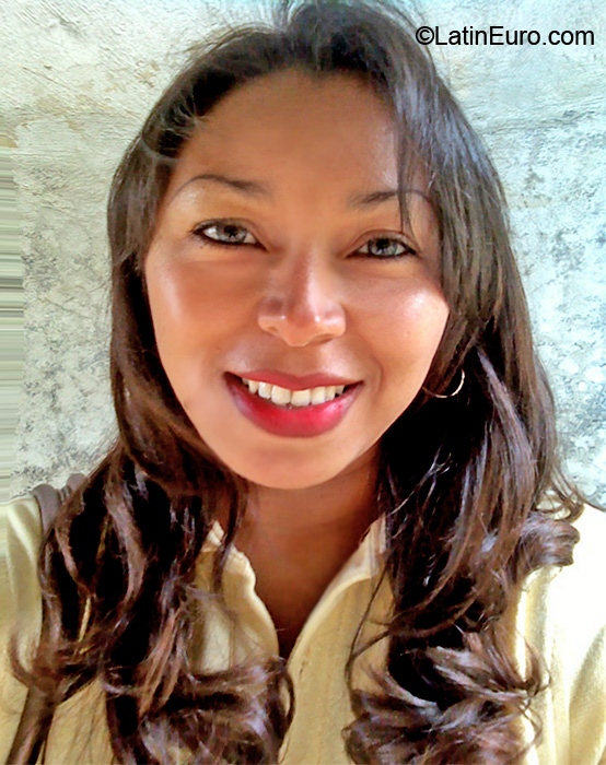 Date this happy Costa Rica girl Jessie from San Jose CR51