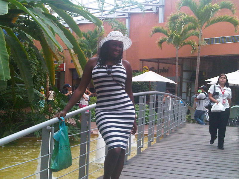 Date this young Venezuela girl Canela from caracas VE74